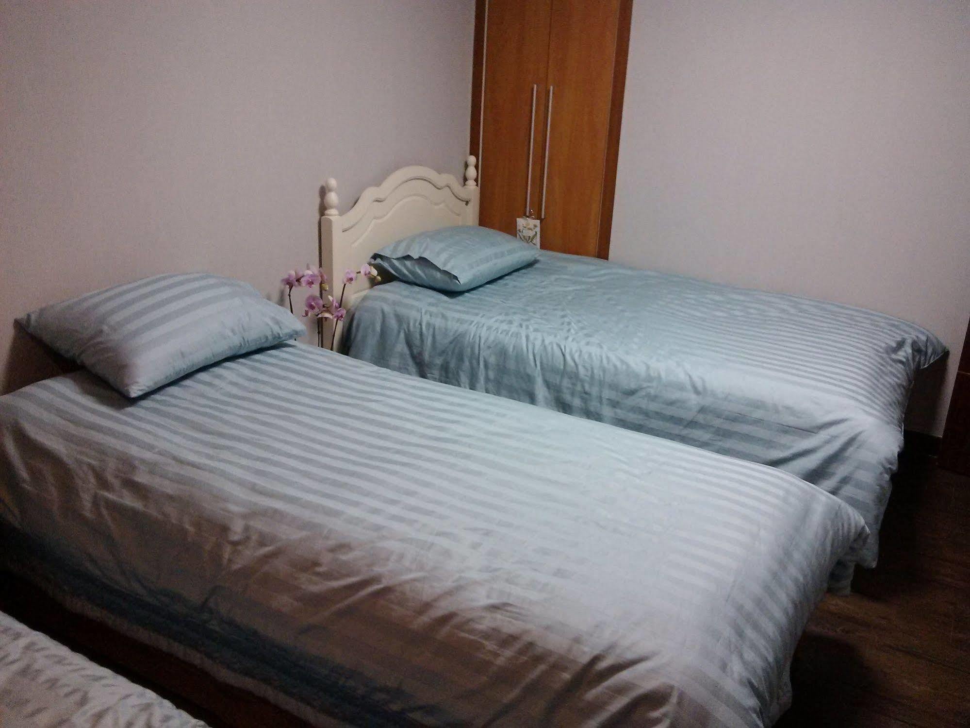 K Star Road Guesthouse - Hostel Seoul Eksteriør bilde