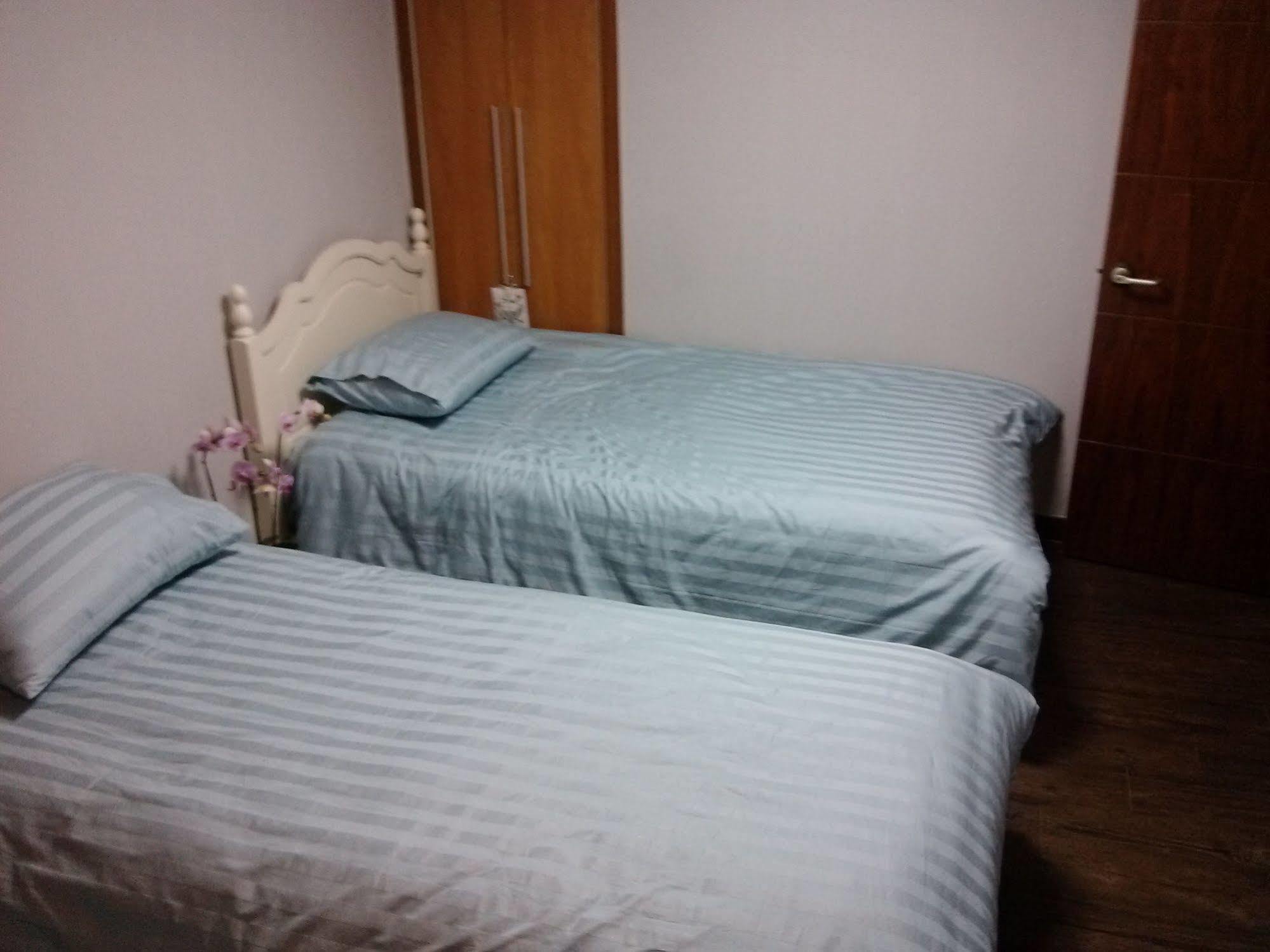 K Star Road Guesthouse - Hostel Seoul Eksteriør bilde